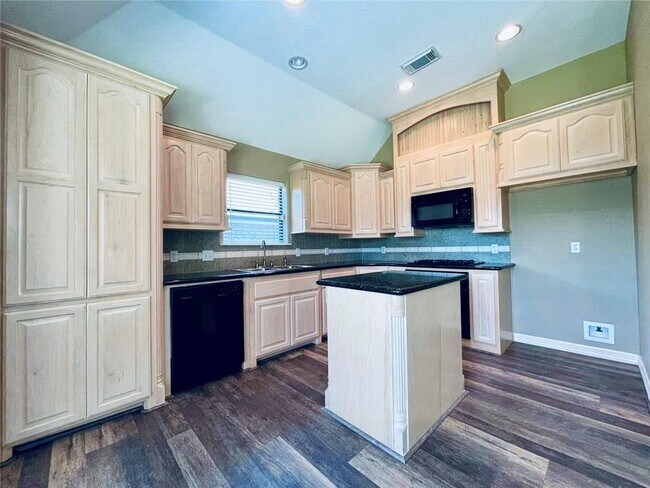 Building Photo - 117 Corkwood St