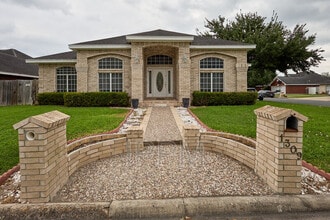 Building Photo - 1309 Summerfield Ln