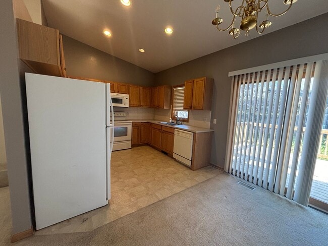 Spacious 3 bed / 2.5 bath Townhome in Millard - Spacious 3 bed / 2.5 bath Townhome in Millard