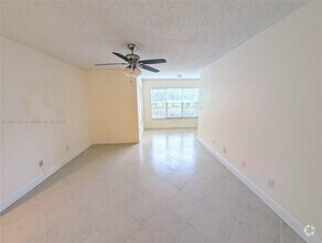 Building Photo - 437 Vista Isles Dr