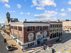 Building Photo - 400 N Main St