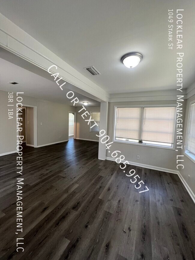 Foto del edificio - Spacious 3BR/1BA Gem with Office Space!