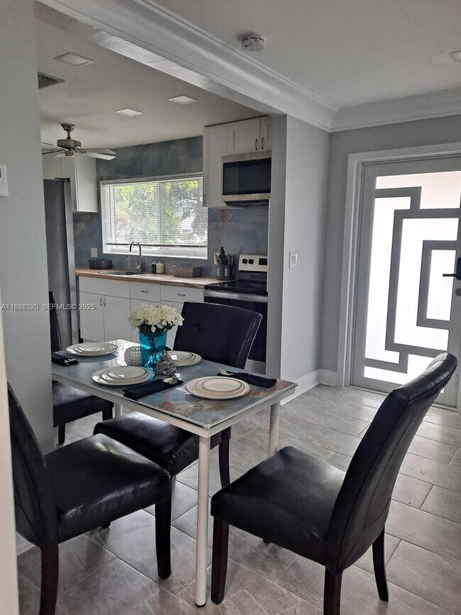 Building Photo - 2242 Polk St