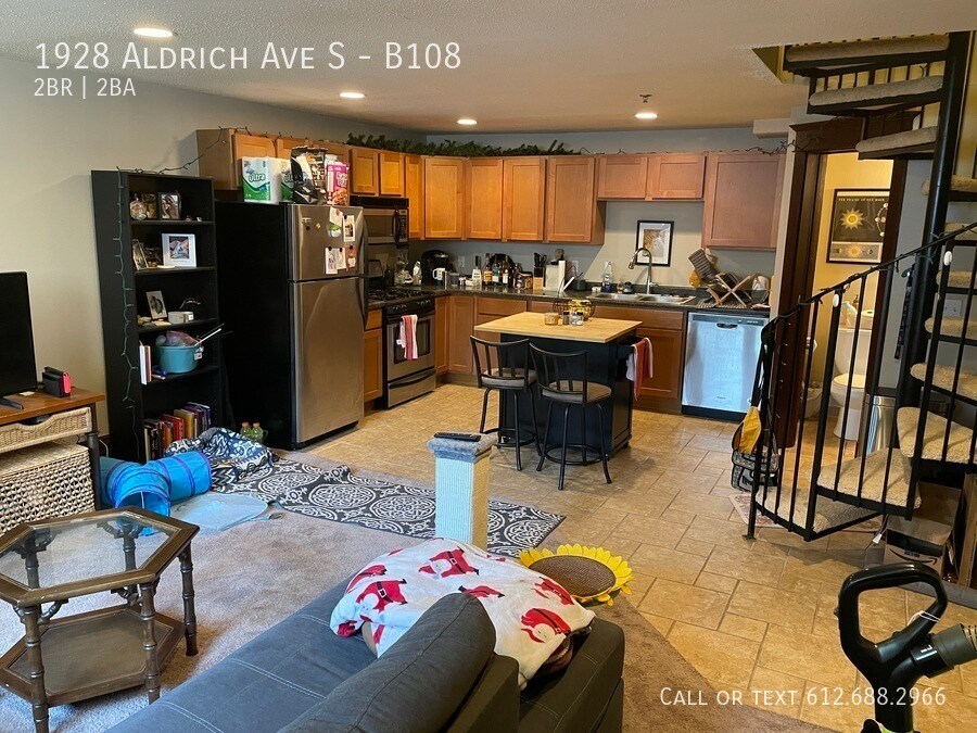 Primary Photo - 1928 Aldrich Ave S - B108 - 2 beds, 1 full...