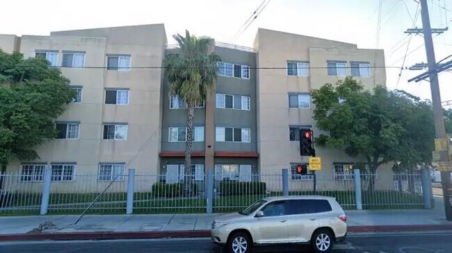 Foto del edificio - 6050 S Western Ave
