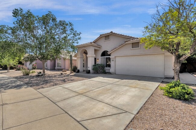 Building Photo - 647 W Fremont Dr