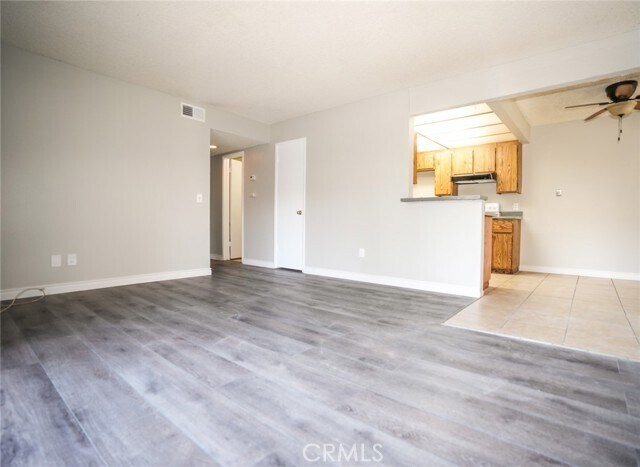 Foto del edificio - 1585 Border Ave