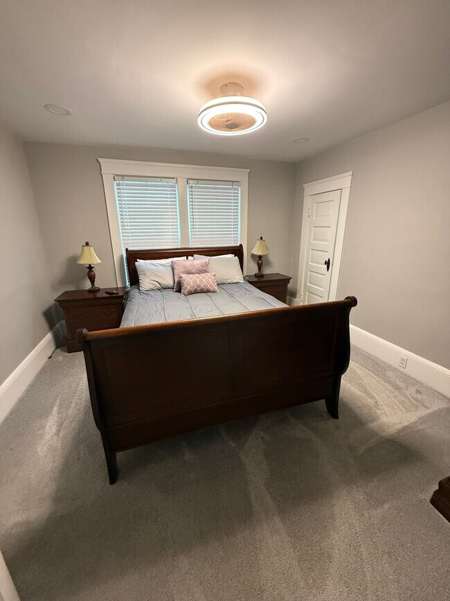 Foto del edificio - 852 Aetna St