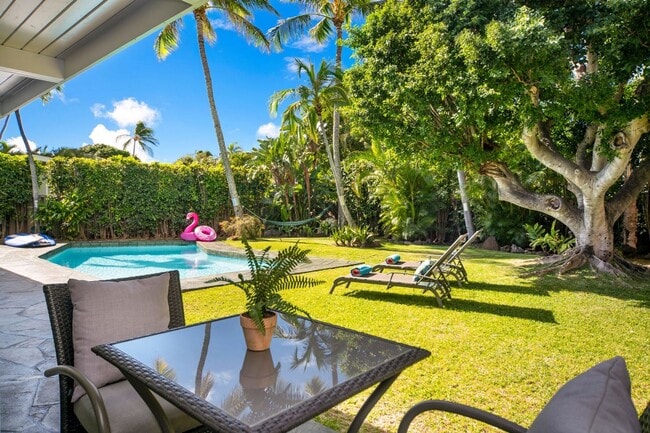 Building Photo - Tropical Home w/Pool, Yard, Outdoor Lanai ...