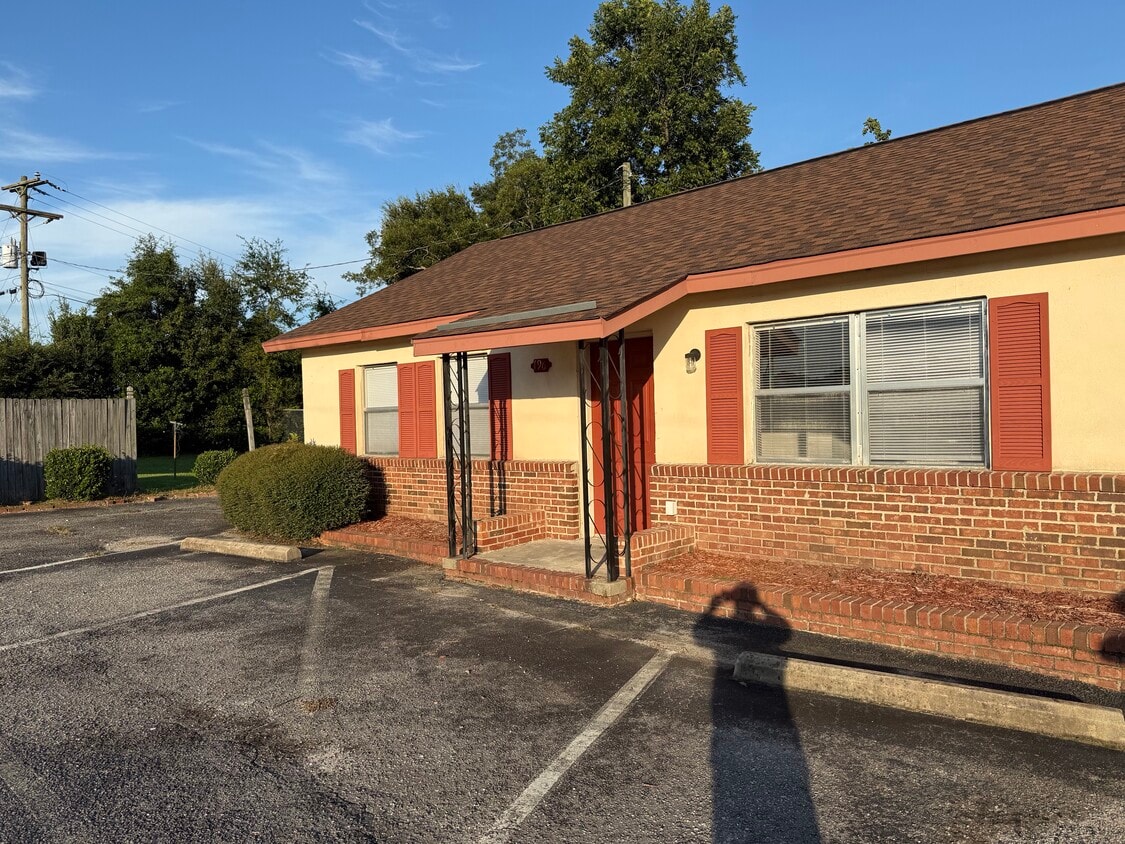 Primary Photo - 796 Chestnut St