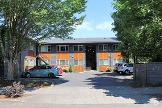 Building Photo - 2725-2743 SE Taylor St