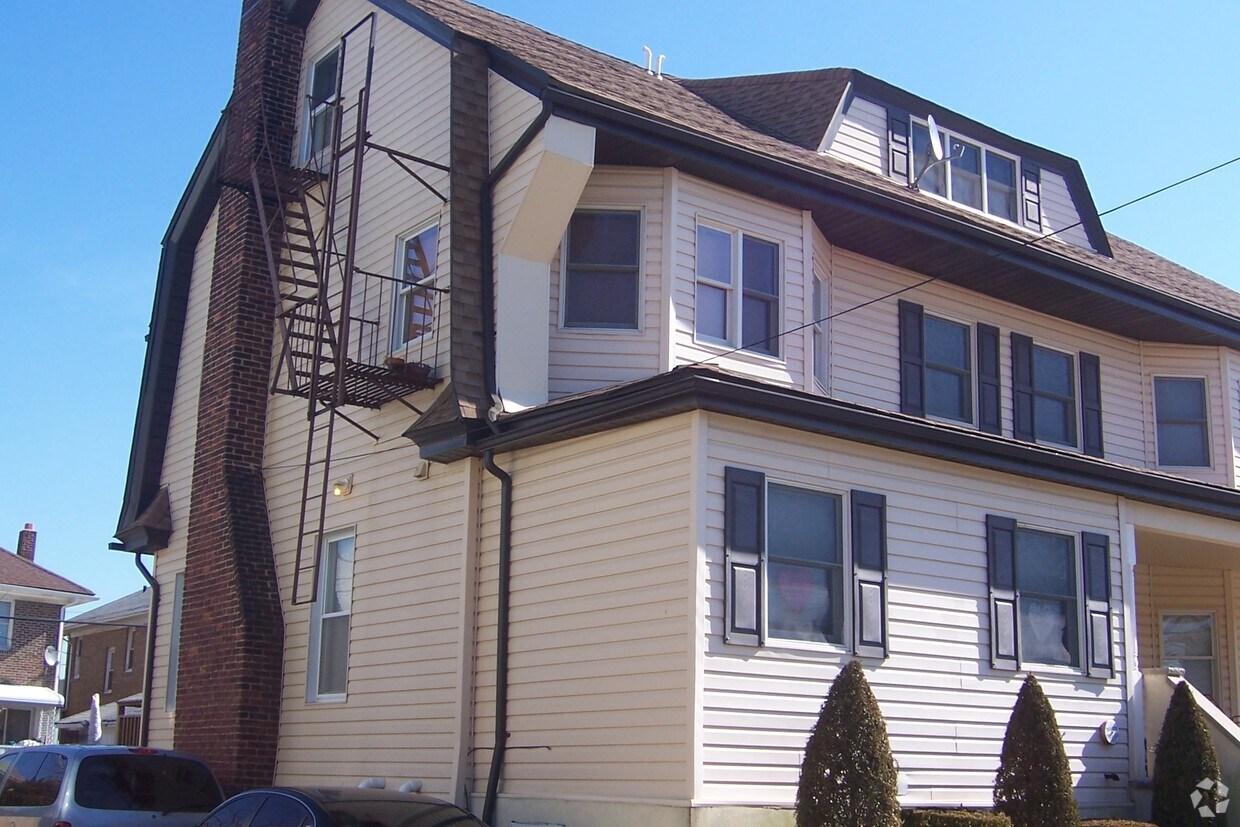 Foto del edificio - 172 Beach 129th St