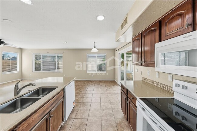 Building Photo - 2982 S 256th Dr