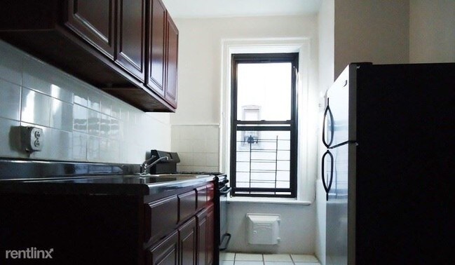 Building Photo - 2 br, 1 bath  - 2023 Caton Ave