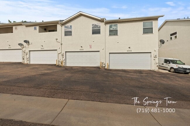 Building Photo - Pinnacle at Cheyenne Mountain Townhome wit...
