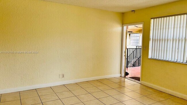 Foto del edificio - 2634 Riverside Dr