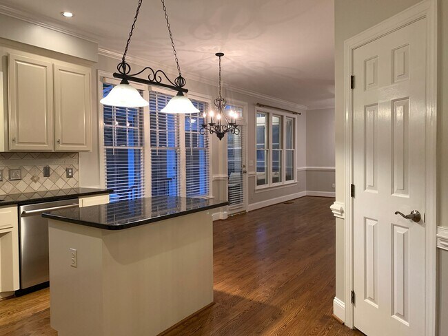 Building Photo - Elegant Residence In Golf Club Community,A...