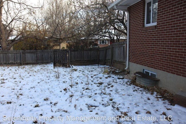 Building Photo - 308 Yale Way