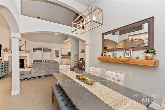 Foto del edificio - 2668 E Hampshire Ct