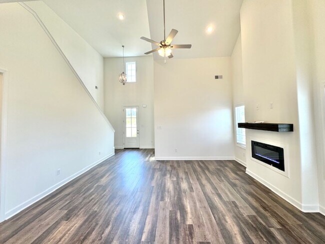 Foto del edificio - Move In Special! Now Leasing a 4-bedroom 2...
