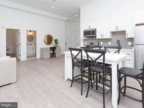 Building Photo - 211 St Paul St