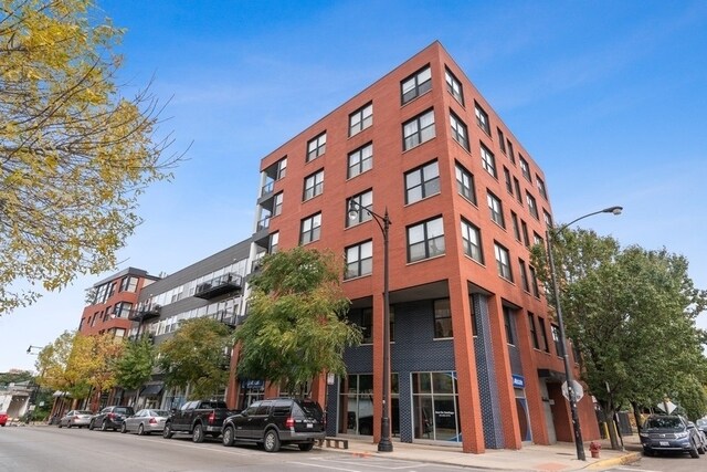 Primary Photo - 1621 S Halsted St