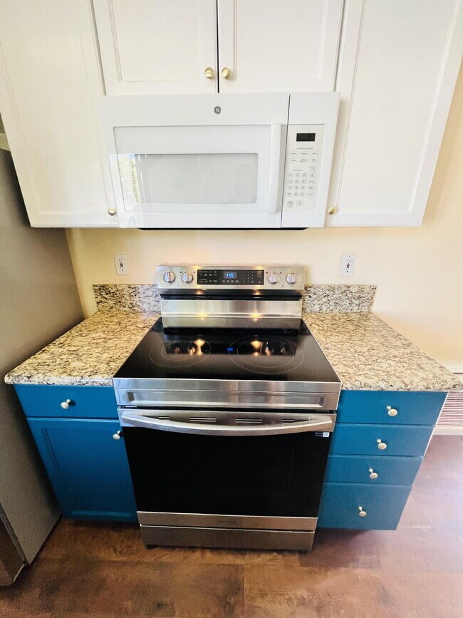 Foto del edificio - $2,900 - 2 Bed 2 Bath Condo in Del Cerro