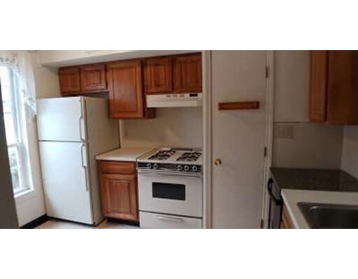 Building Photo - 403 Windsor Dr N
