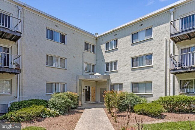 Foto del edificio - 1005 Chillum Rd