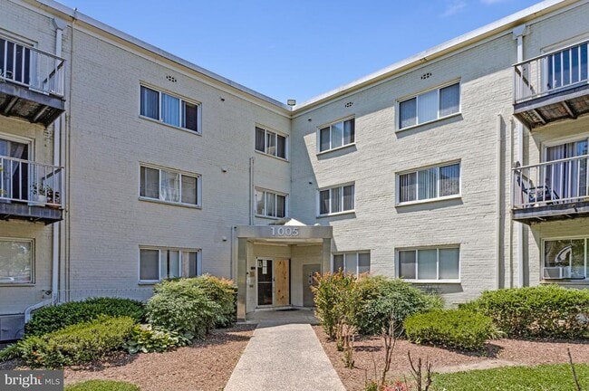 Building Photo - 1005 Chillum Rd