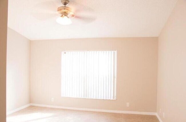 Foto del edificio - 1220 NW 15th Ave