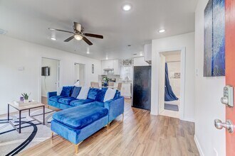 Building Photo - 2720 Truxillo St