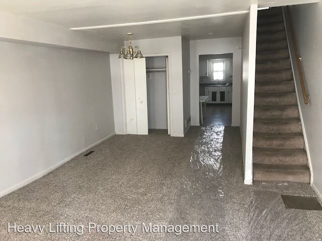 Primary Photo - 2111 Moore St