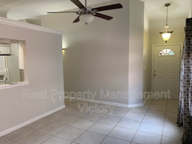 Building Photo - 131 Brook Highland Cove