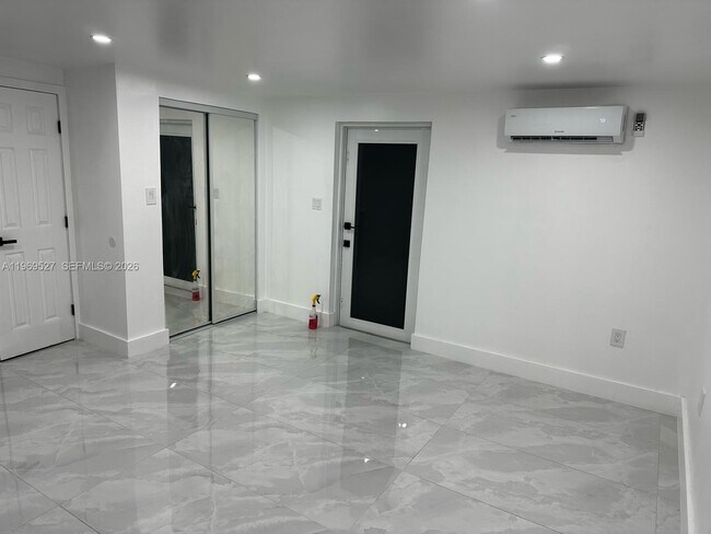 Foto del edificio - 770 SE 4th Pl