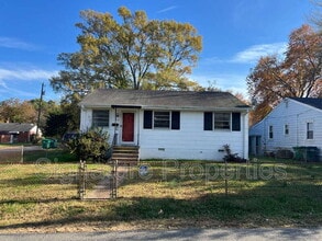 Building Photo - 135 N Oak Ave