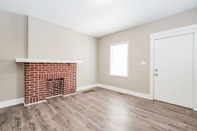 Building Photo - 761-763 Seymour Ave