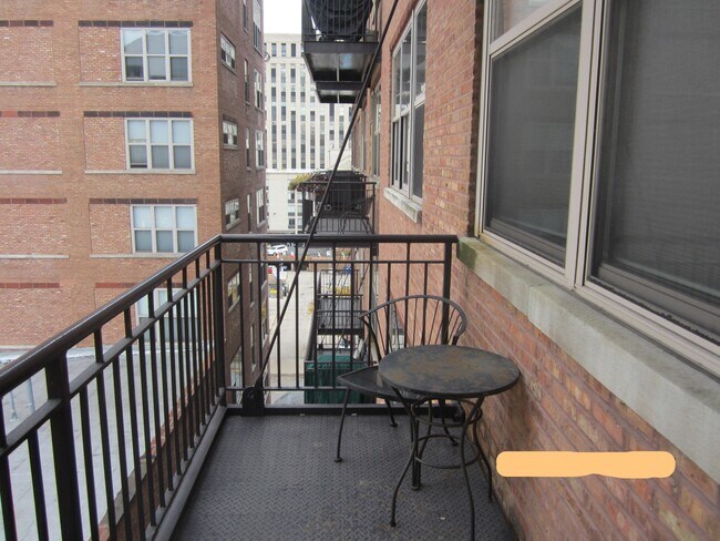 Building Photo - 500 S Clinton St