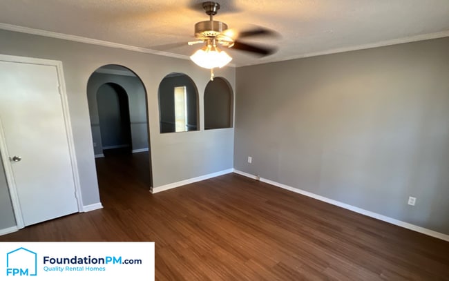 Building Photo - 3927 Timberwood Dr