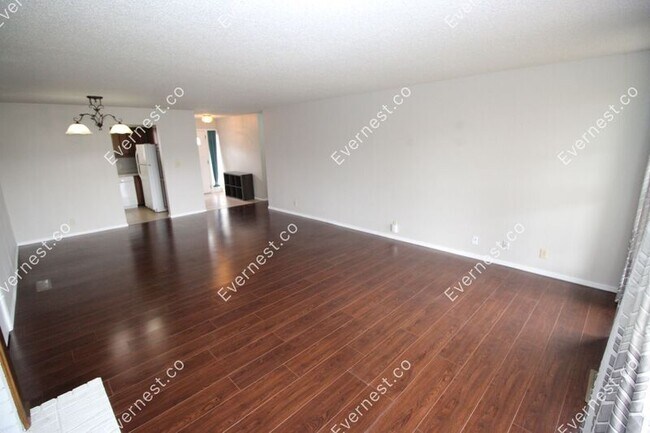 Building Photo - 6215 S Yorktown Pl