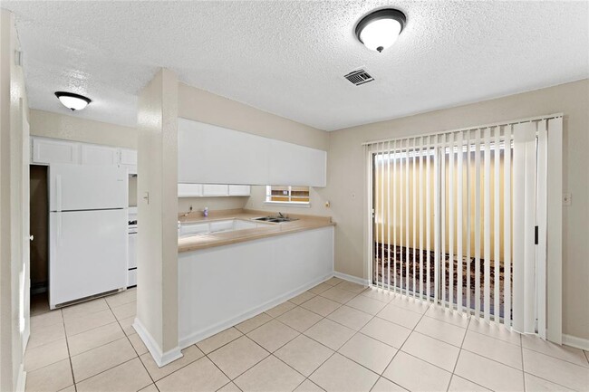 Foto del edificio - 5810 Twisted Pine Ct