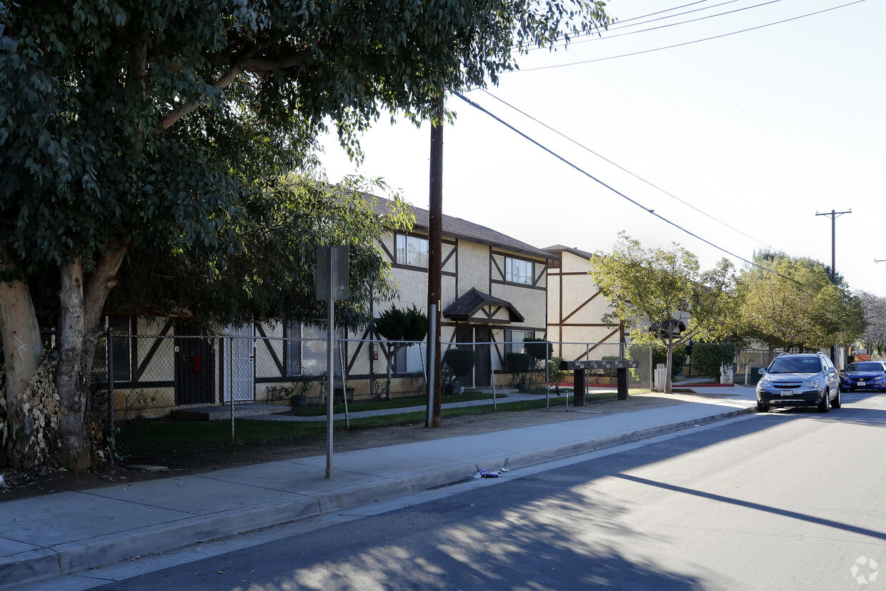 Foto del edificio - Webster Townhomes