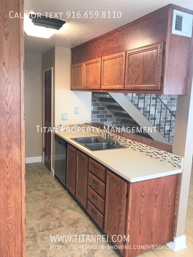 Building Photo - Citrus Heights 2bed/1bath Condo For Rent  ...