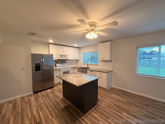 Foto del edificio - 286 SW Kentwood Rd
