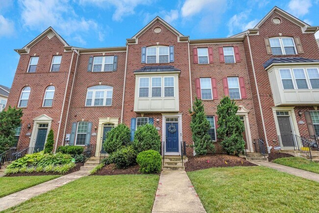 Photo - Stylish & Eco Friendly Townhome in Prime D...