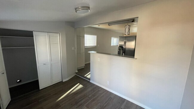 Foto del edificio - 1905 N Fall St