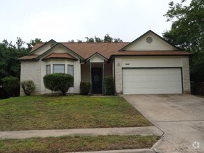Building Photo - 2202 Quiet Wood Dr