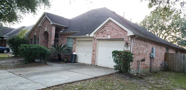 Building Photo - 18027 Landing Brook Dr