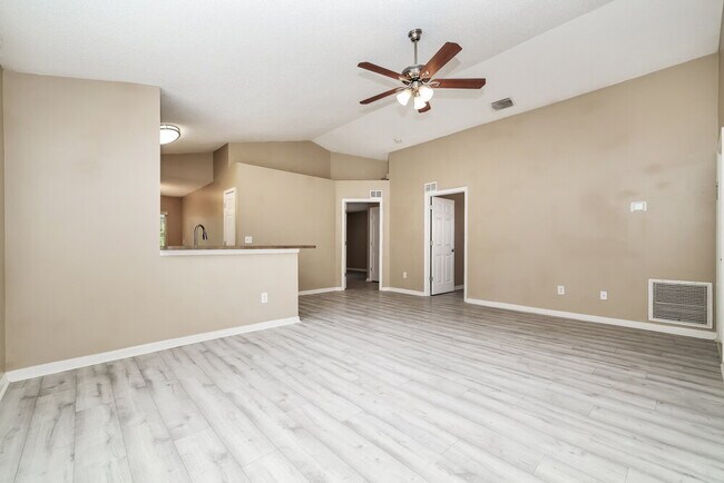 Foto del edificio - 6719 Summer Cove Dr