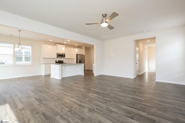 Foto del edificio - 109 Wild Lily Dr